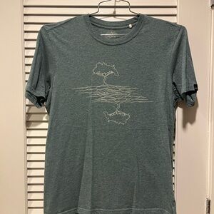 Prana Green Short Sleeve Tee Minimalist Design